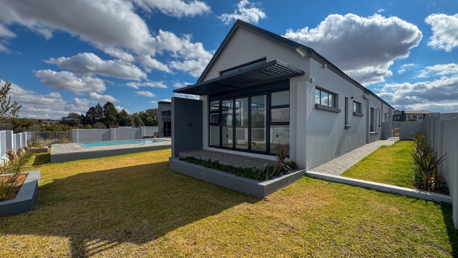 5 Bedroom Property for Sale in Woodland Hills Bergendal Free State